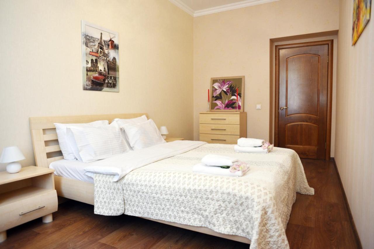 Premium Rent In Centre - *
