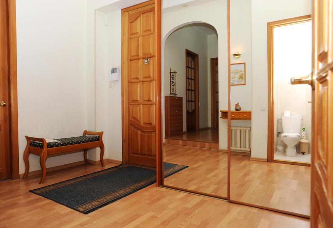 Premium Rent In Centre - *