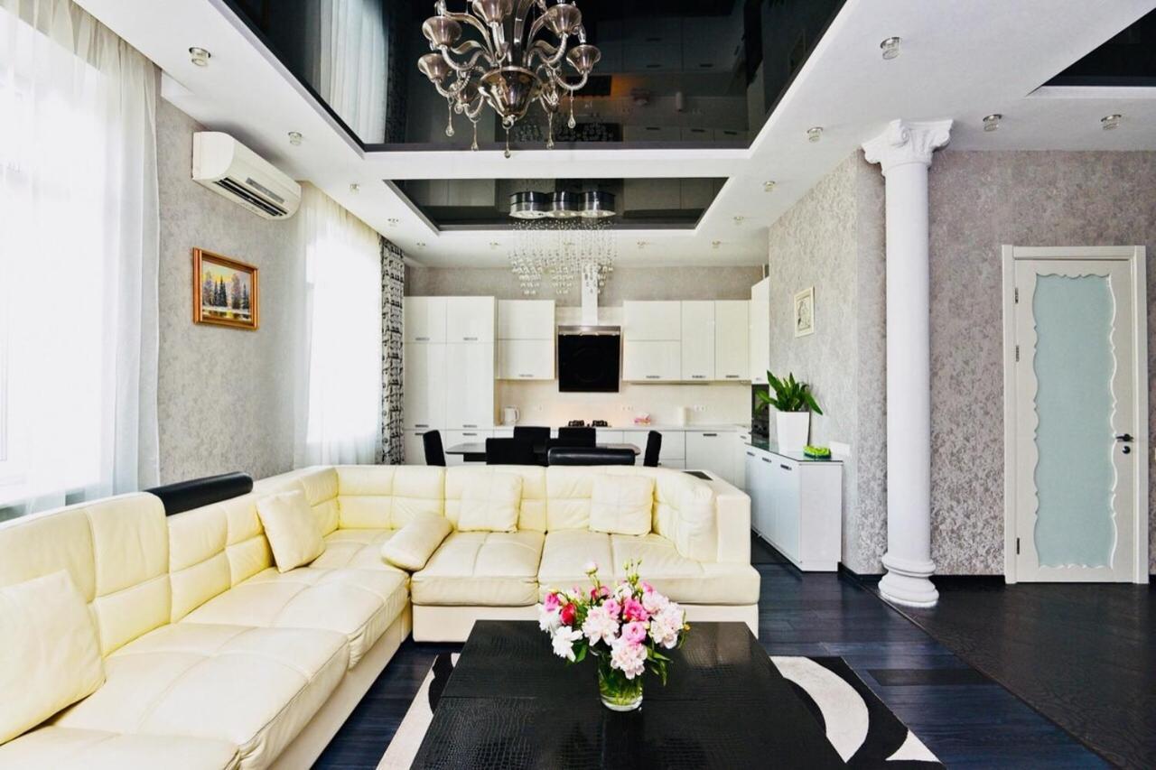 Premium Rent In Centre - *