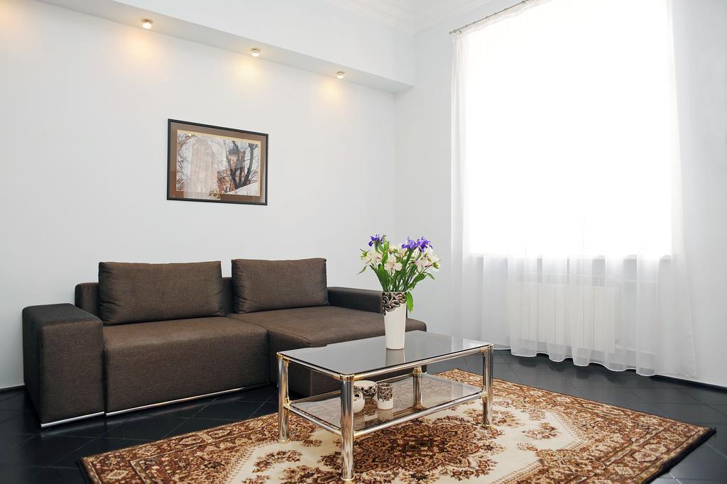 Premium Rent In Centre -