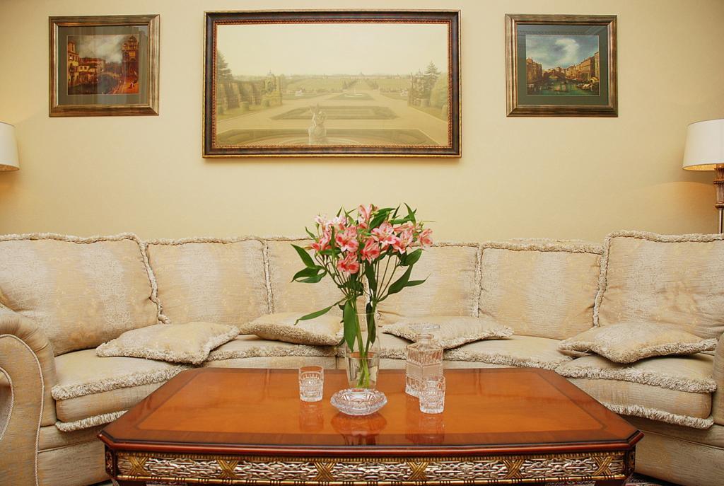 Apartment Premium Rent In Centre - *